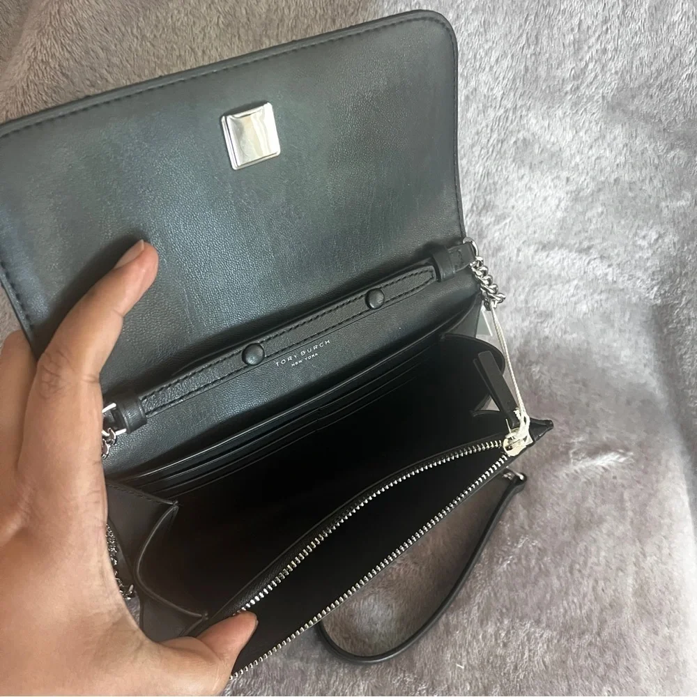 TORY BURCH• Willa Black Quilted Nylon Crossbody Bag